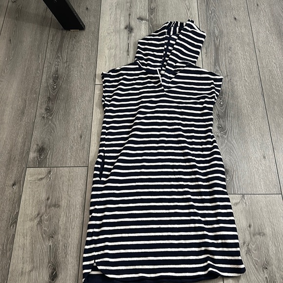 Gap towel like material, swimsuit, cover-up - Picture 1 of 2